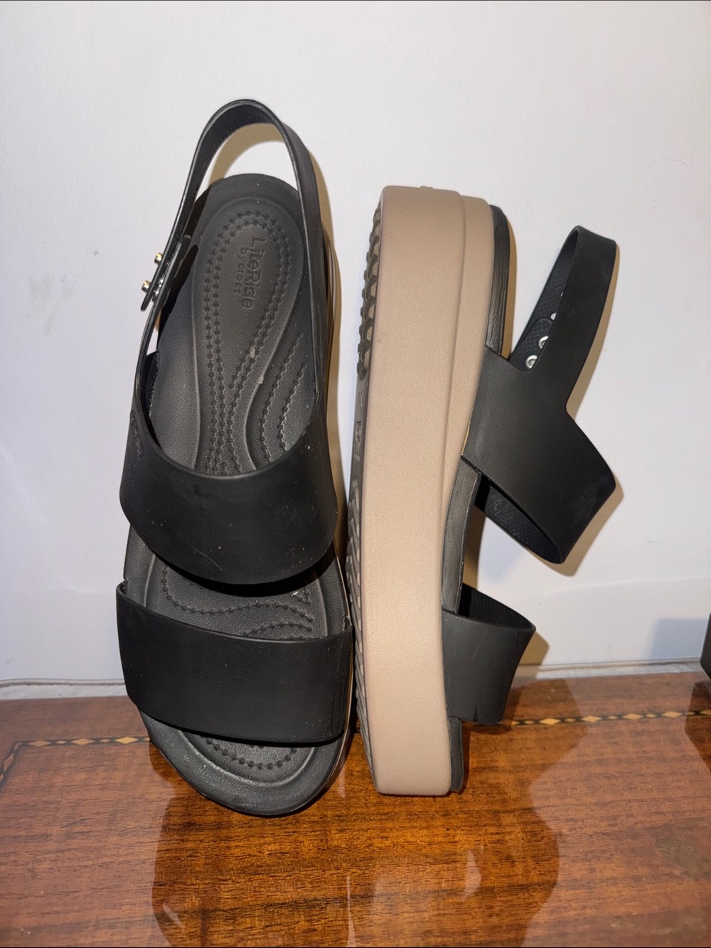 Wide CROCS Brooklyn Platform Sandals